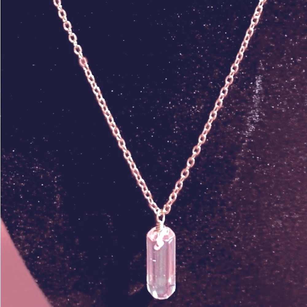 Elegant Gold Necklace with Crystal Pendant. NEW